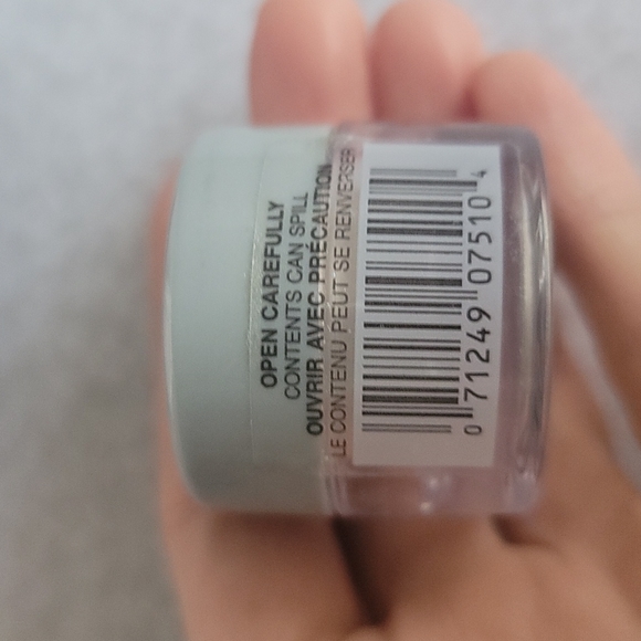 4 Piece Makeup Set - Picture 5 of 12